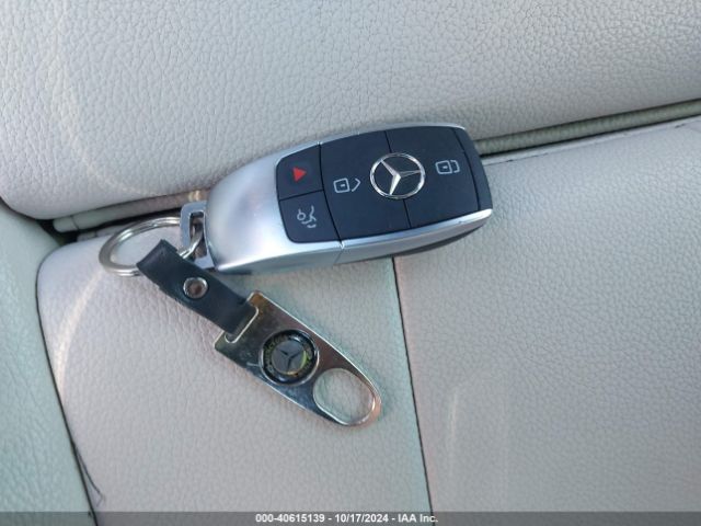 WDD3G4FB4KW016233 Mercedes-Benz A 220 4matic
