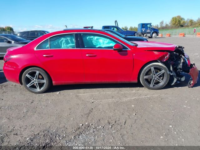 WDD3G4FB4KW016233 Mercedes-Benz A 220 4matic