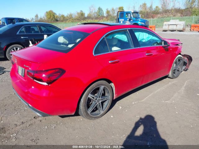 WDD3G4FB4KW016233 Mercedes-Benz A 220 4matic