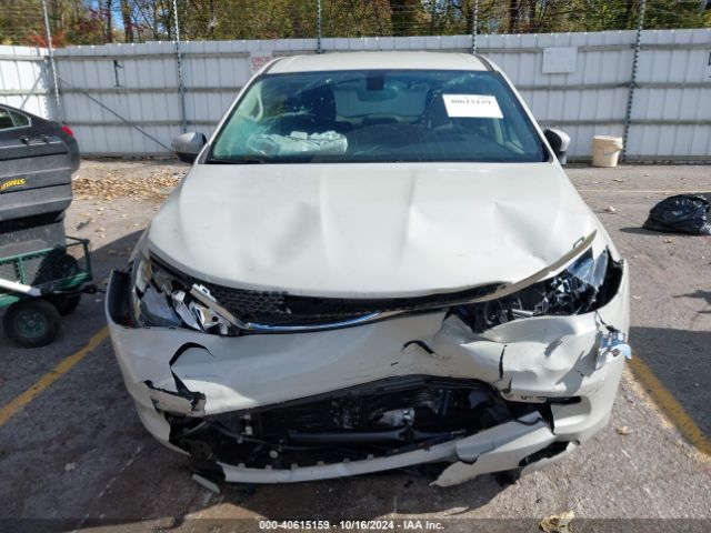2C4RC1DG5HR636345 Chrysler Pacifica Touring