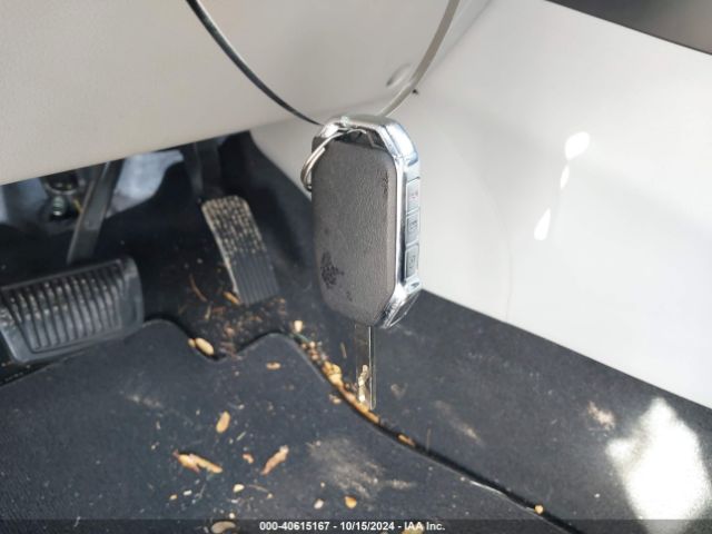 KNDJ23AU1N7806896 KIA SOUL LX