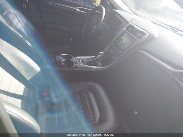 3FA6P0HD7GR110105 Ford FUSION SE