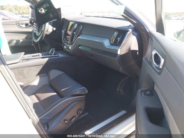 2022 VOLVO XC60 YV4L12RM6N1083248 Photo 4