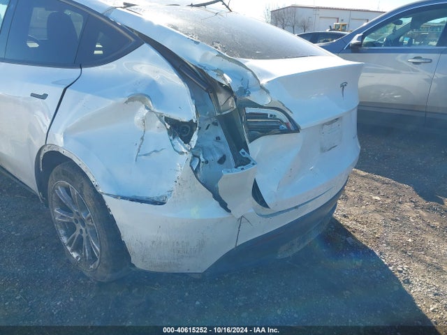 2023 TESLA MODEL Y 7SAYGDEE4PF618866 Photo 5