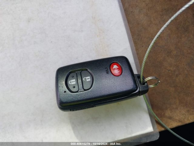 JTDZN3EUXE3324259 Toyota Prius V Three