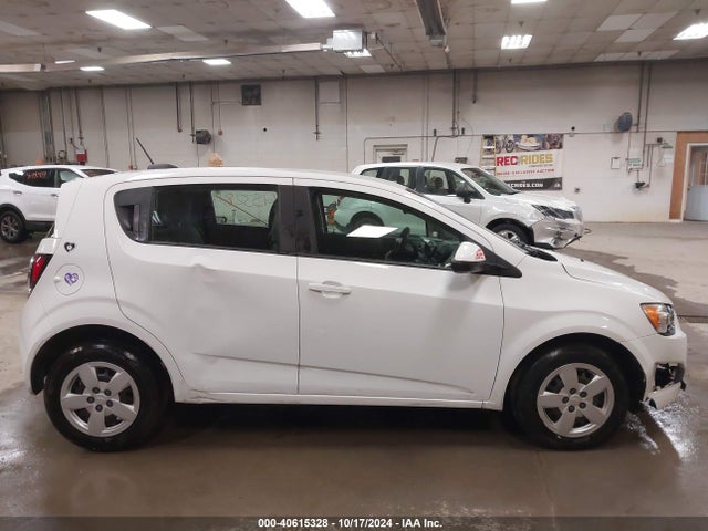 Chevrolet Sonic Ls Auto 2015 1G1JA6SH7F4193233 Image 14