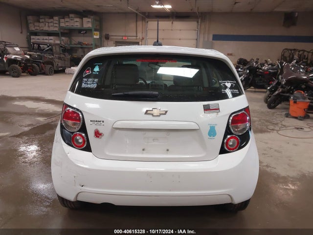 Chevrolet Sonic Ls Auto 2015 1G1JA6SH7F4193233 Image 17