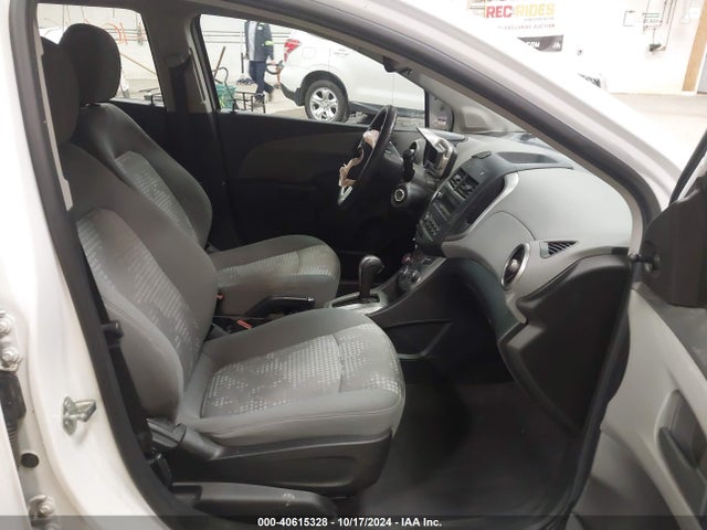 Chevrolet Sonic Ls Auto 2015 1G1JA6SH7F4193233 Image 5