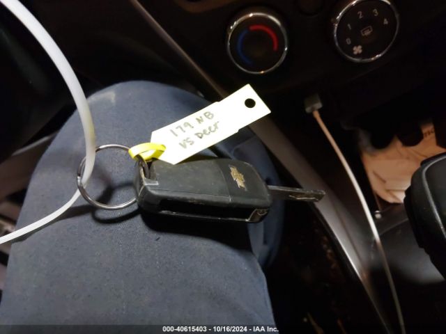 KL7CJKSB2JB702814 Chevrolet TRAX LS