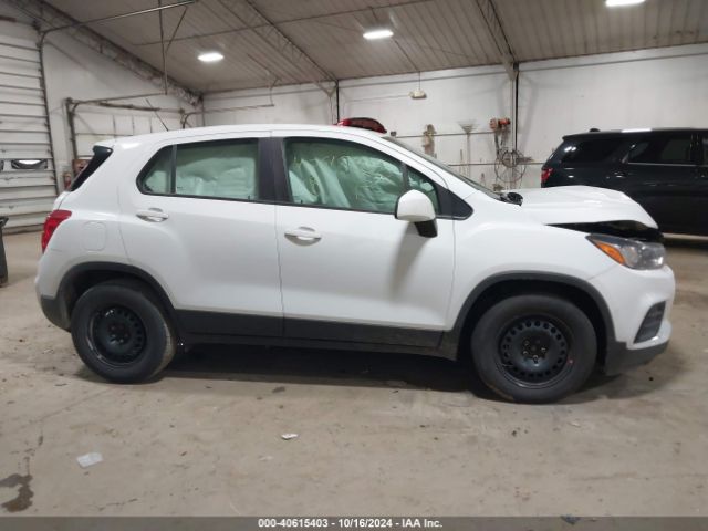 KL7CJKSB2JB702814 Chevrolet TRAX LS