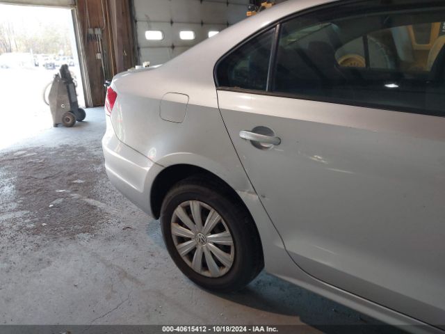 3VW2K7AJ2EM350489 Volkswagen Jetta 2.0l S