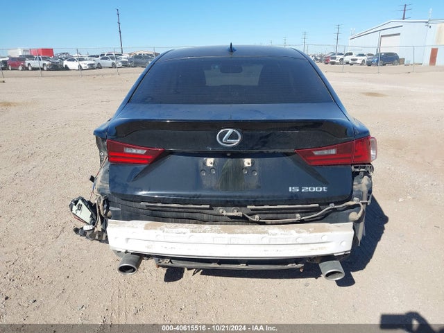 Lexus IS 200T 2016 JTHBA1D25G5002684 Image 17
