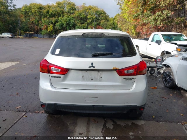 Mitsubishi Outlander Sport Es 2015 4A4AR3AU8FE028145 Image 17
