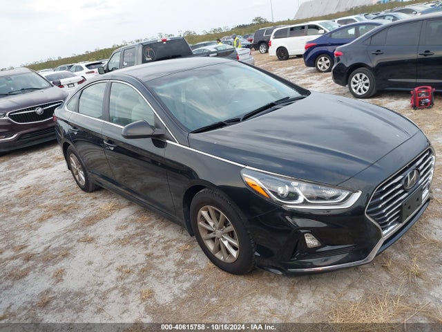 Hyundai SONATA SE 2019 5NPE24AF2KH813839 Image 1