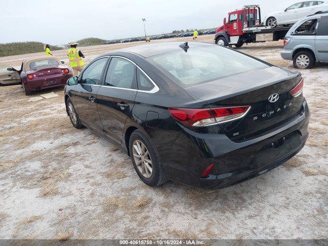 Hyundai SONATA SE 2019 5NPE24AF2KH813839 Image 3