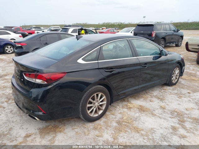 Hyundai SONATA SE 2019 5NPE24AF2KH813839 Image 4