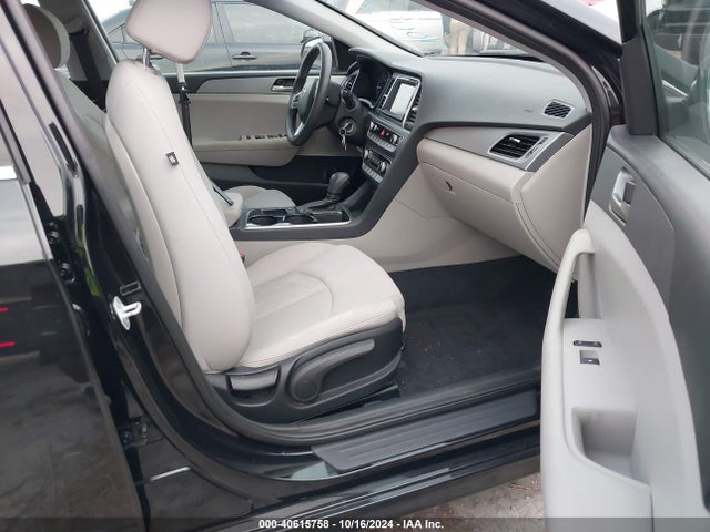 Hyundai SONATA SE 2019 5NPE24AF2KH813839 Image 5