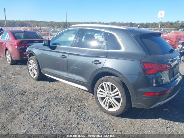 WA1CNBFY8J2196969 Audi Q5 2.0t Premium/2.0t Tech Premium