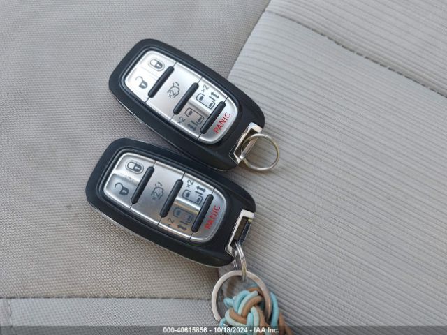 2C4RC1DG4HR515628 Chrysler Pacifica Touring