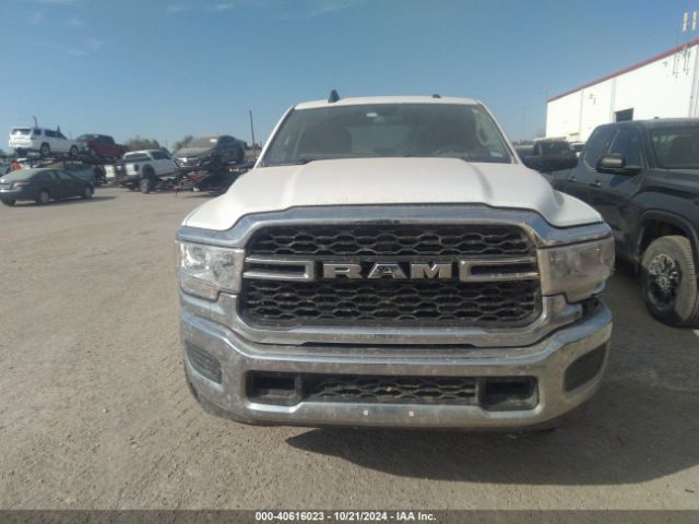 3C6UR5HJ9KG592750 RAM 2500 Tradesman  4x4 8' Box