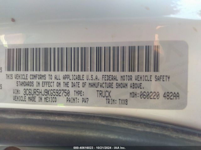 3C6UR5HJ9KG592750 RAM 2500 Tradesman  4x4 8' Box