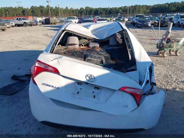 Toyota COROLLA LE 2018 5YFBURHE0JP807336 Image 16