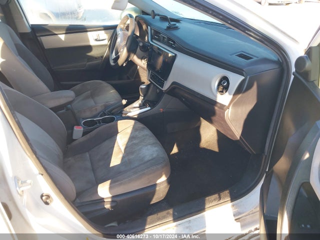 Toyota COROLLA LE 2018 5YFBURHE0JP807336 Image 5