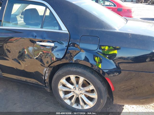 2C3CCAKG1JH137888 Chrysler 300 Limited Awd