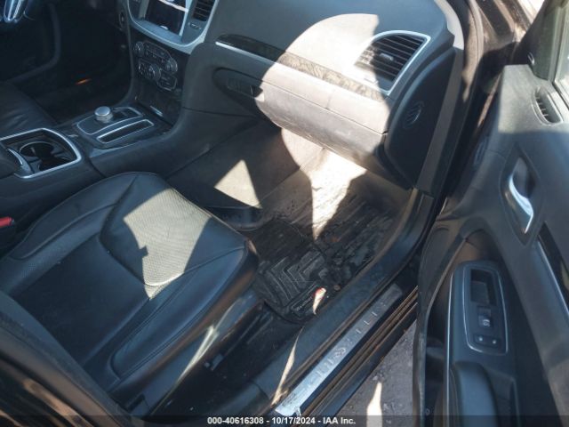 2C3CCAKG1JH137888 Chrysler 300 Limited Awd