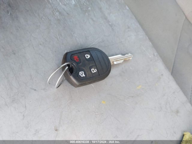 1FAHP2D8XGG133172 Ford TAURUS SE