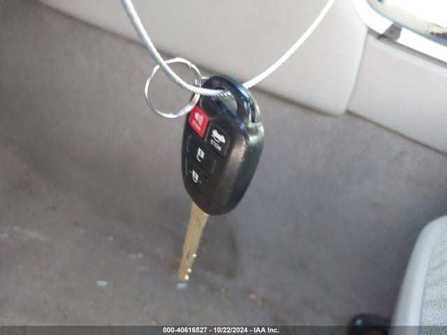 Toyota CAMRY LE 2016 4T4BF1FK7GR583757 Image 11