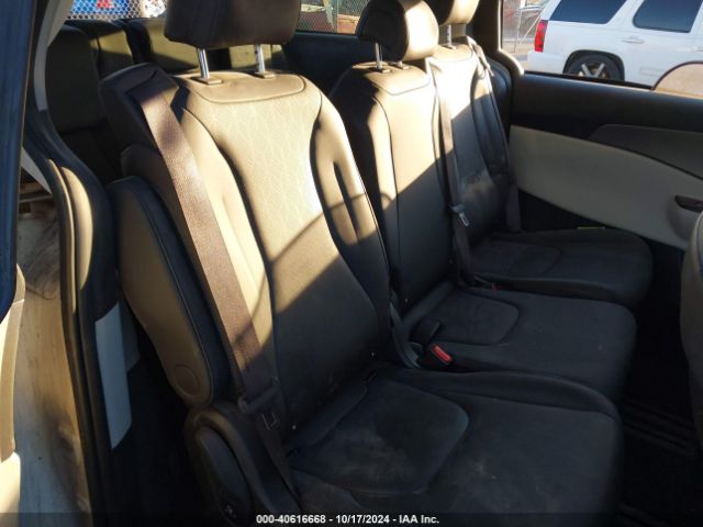 KNDNB4H31P6211818 KIA Carnival Mpv Lx Seat Package