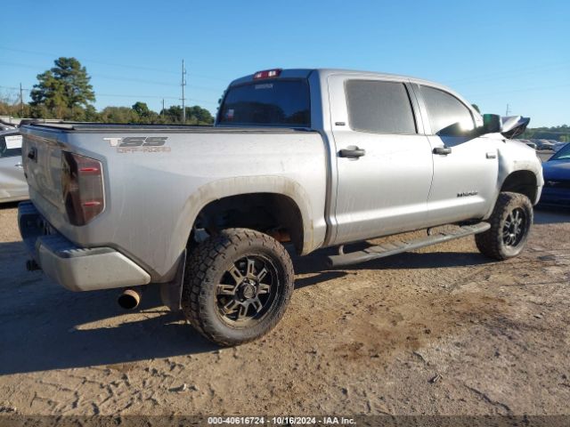 5TFDW5F18HX629070 Toyota Tundra Sr5 5.7l V8