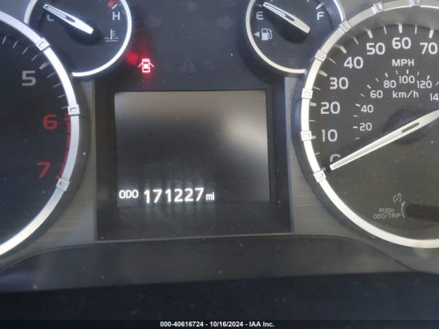 5TFDW5F18HX629070 Toyota Tundra Sr5 5.7l V8