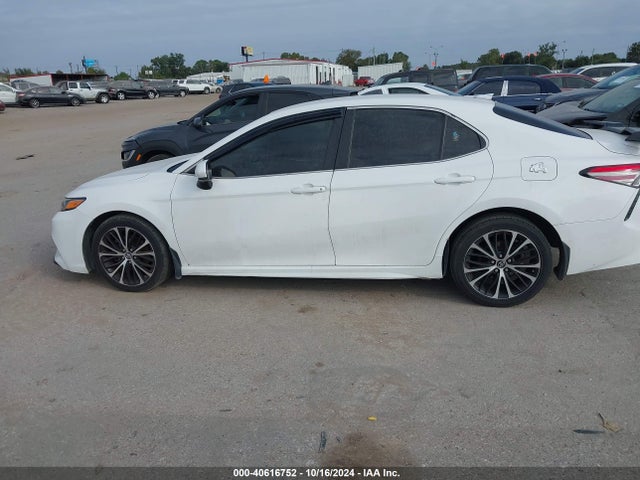 Toyota CAMRY SE 2018 4T1B11HK8JU643073 Image 14
