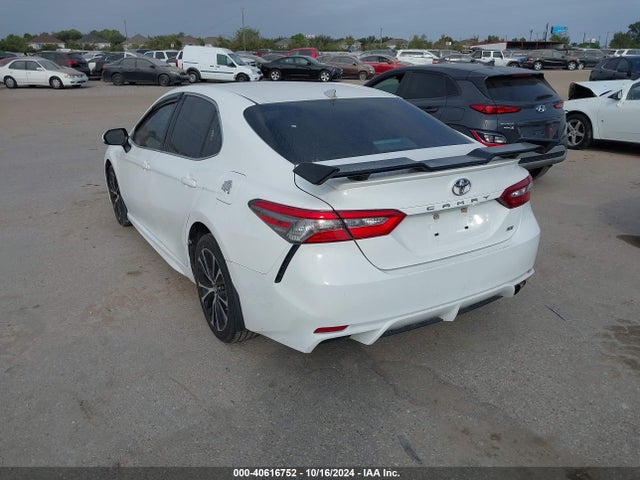Toyota CAMRY SE 2018 4T1B11HK8JU643073 Image 3