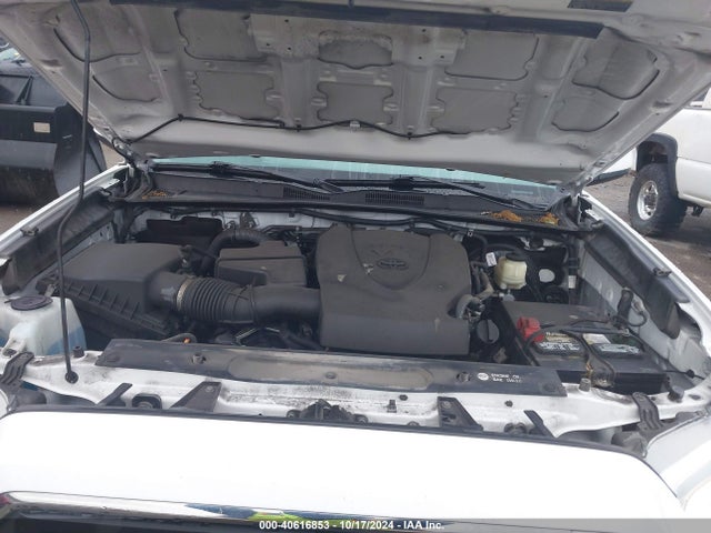 3TMCZ5ANXHM111495 Toyota Tacoma Sr5 V6