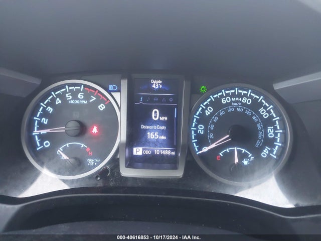 3TMCZ5ANXHM111495 Toyota Tacoma Sr5 V6