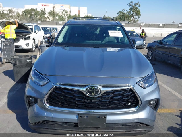 5TDYZRAH0NS138630 Toyota Highlander Limited