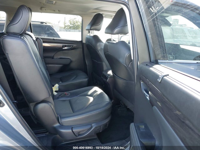 5TDYZRAH0NS138630 Toyota Highlander Limited