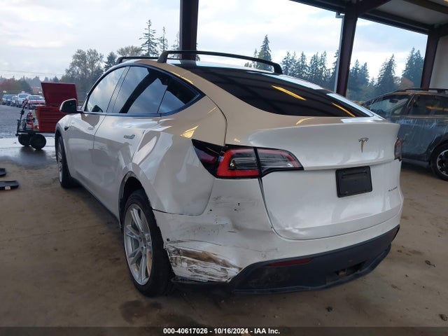 2021 TESLA MODEL Y 5YJYGDEE3MF104161 Photo 2