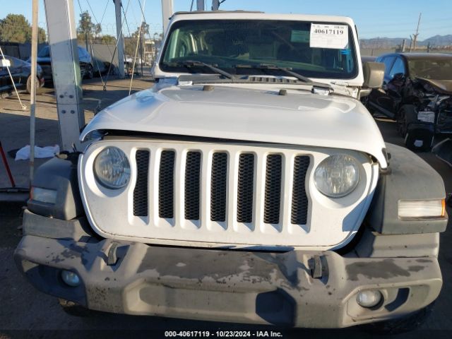 1C4HJXDG8JW134740 Jeep Wrangler Unlimited Sport S 4x4