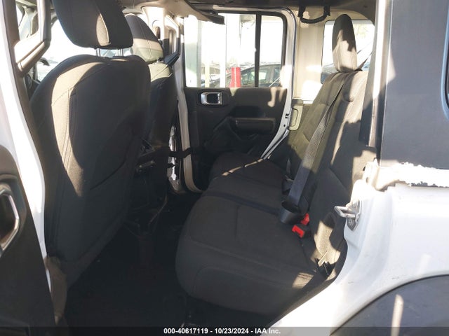 1C4HJXDG8JW134740 Jeep Wrangler Unlimited Sport S 4x4