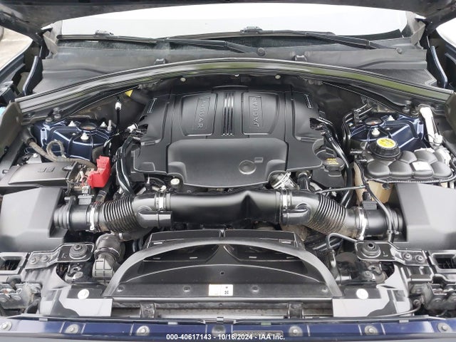 2018 JAGUAR F-PACE SADCL2EV9JA243665 Photo 9