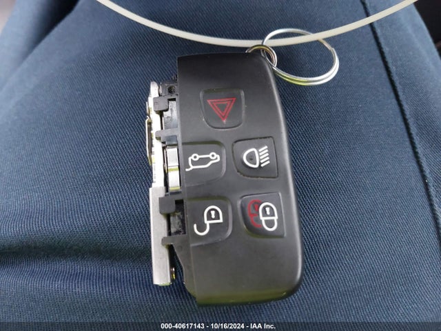 2018 JAGUAR F-PACE SADCL2EV9JA243665 Photo 10