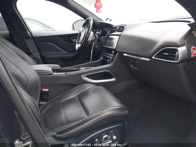 2018 JAGUAR F-PACE SADCL2EV9JA243665 Photo 4