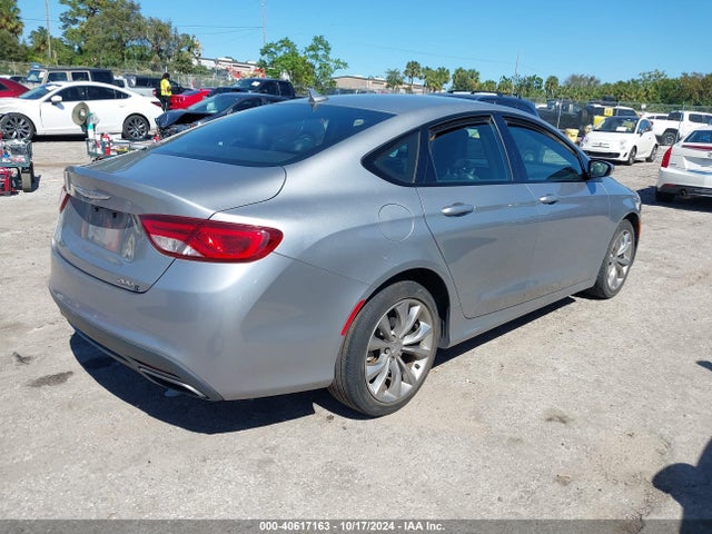 Chrysler 200 S 2015 1C3CCCBB8FN647802 Image 4