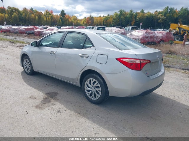 Toyota COROLLA LE 2018 2T1BURHE1JC046395 Image 3