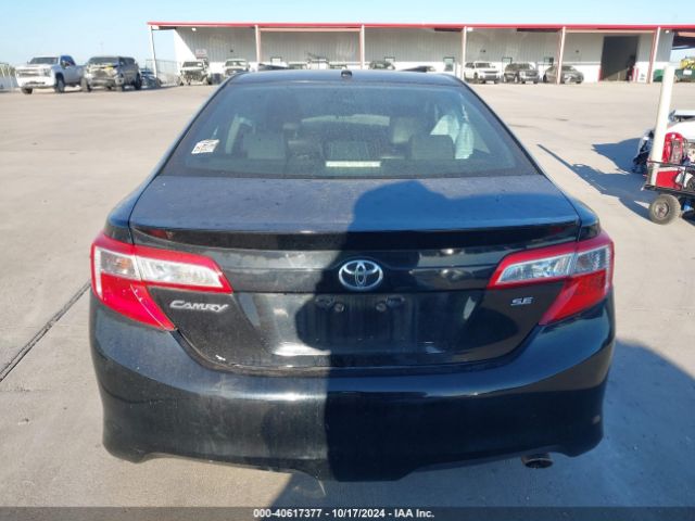 4T1BF1FK2EU828665 Toyota CAMRY SE
