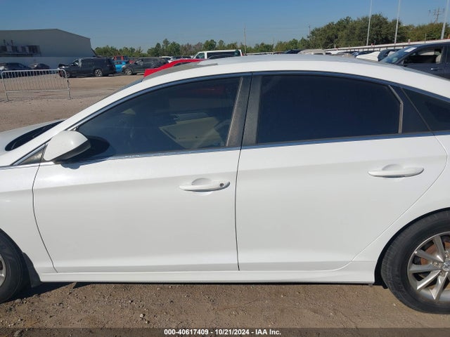 Hyundai SONATA SE 2018 5NPE24AF0JH696504 Image 14